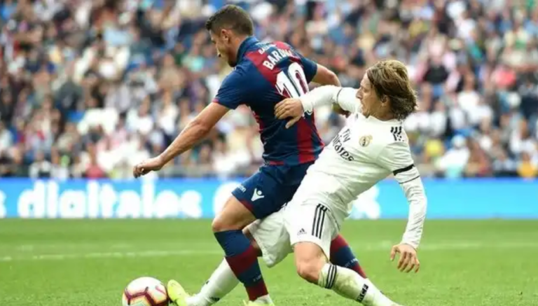 Real Madrid Vs Levante : Julen Lopetegui on the verge of sacking after two consecutive defeats in La Liga