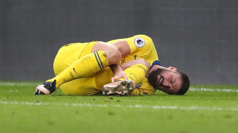 Olivier Giroud injury puts Chelsea ‘in trouble’ – Sarri