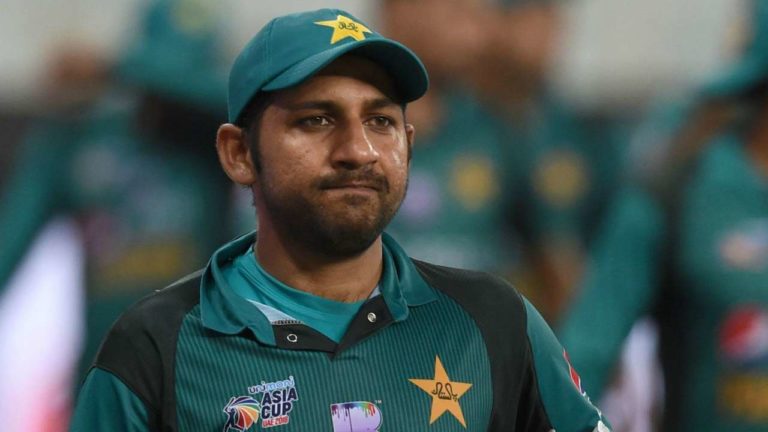 Watch: Fan demolishes Sarfaraz Ahmed hoarding after loss in T20 series against Sri Lanka