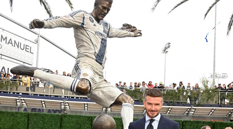 pic David Beckham Statue La Galaxy david beckham commemorated with grand