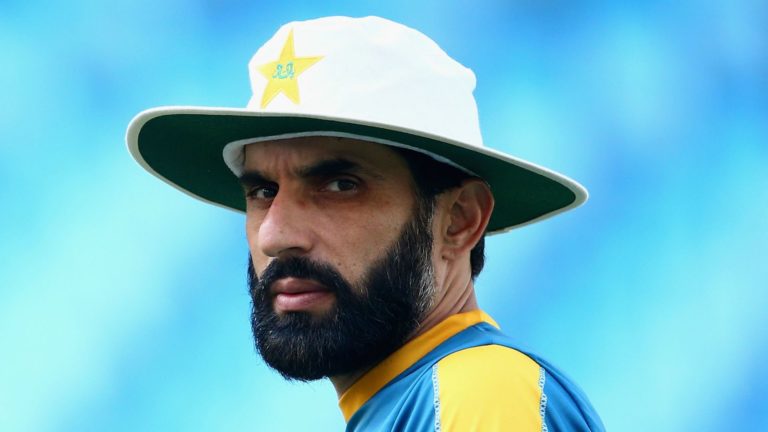 Netizens troll Sarfaraz Ahmed after Misbah-ul-Haq imposes strict rules on diet