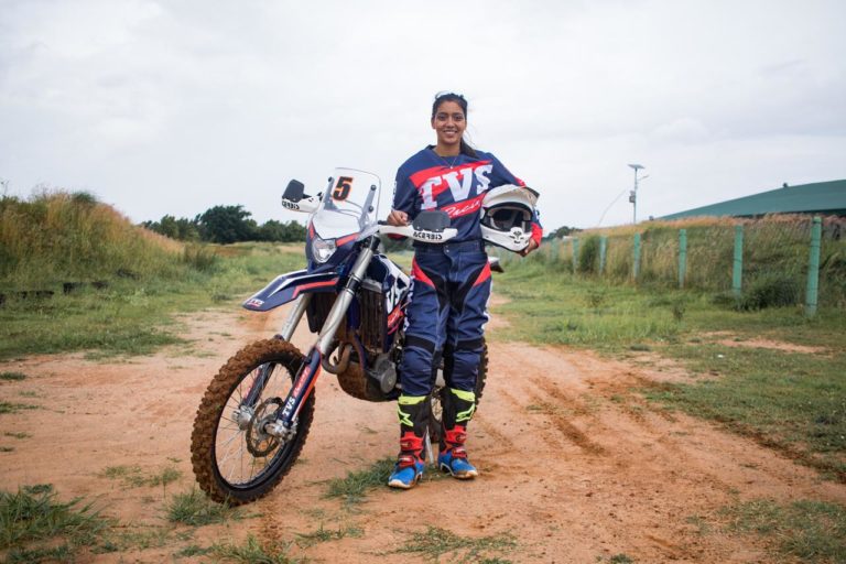 IOS Sports Sign Champion Indian Motorcycle Racer Aishwarya Pissay