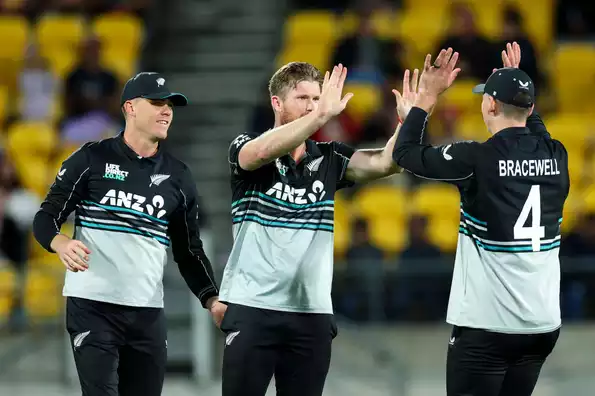Pakistan is crushed by Neesham and Seifert to win the series 4-1